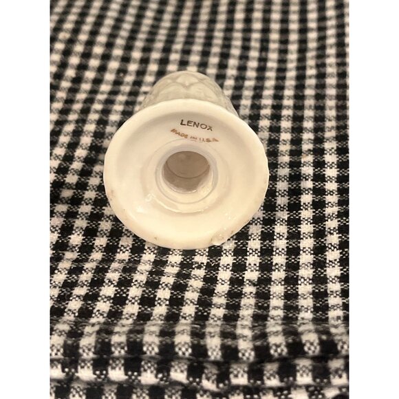 Lenox Porcelain Salt & Pepper Shaker Set With Gold Trim - Picture 4 of 5